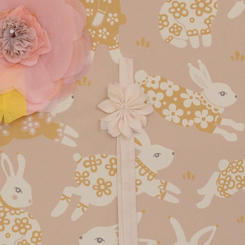 Happy bunny wallpaper 0.53 m x 10.05 m